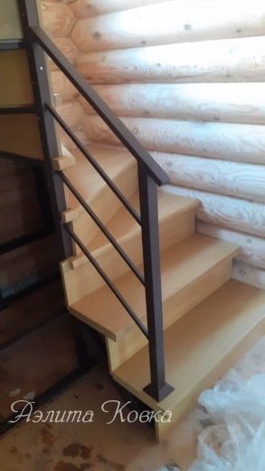 Лестница под зашивку с деревянными ступенями